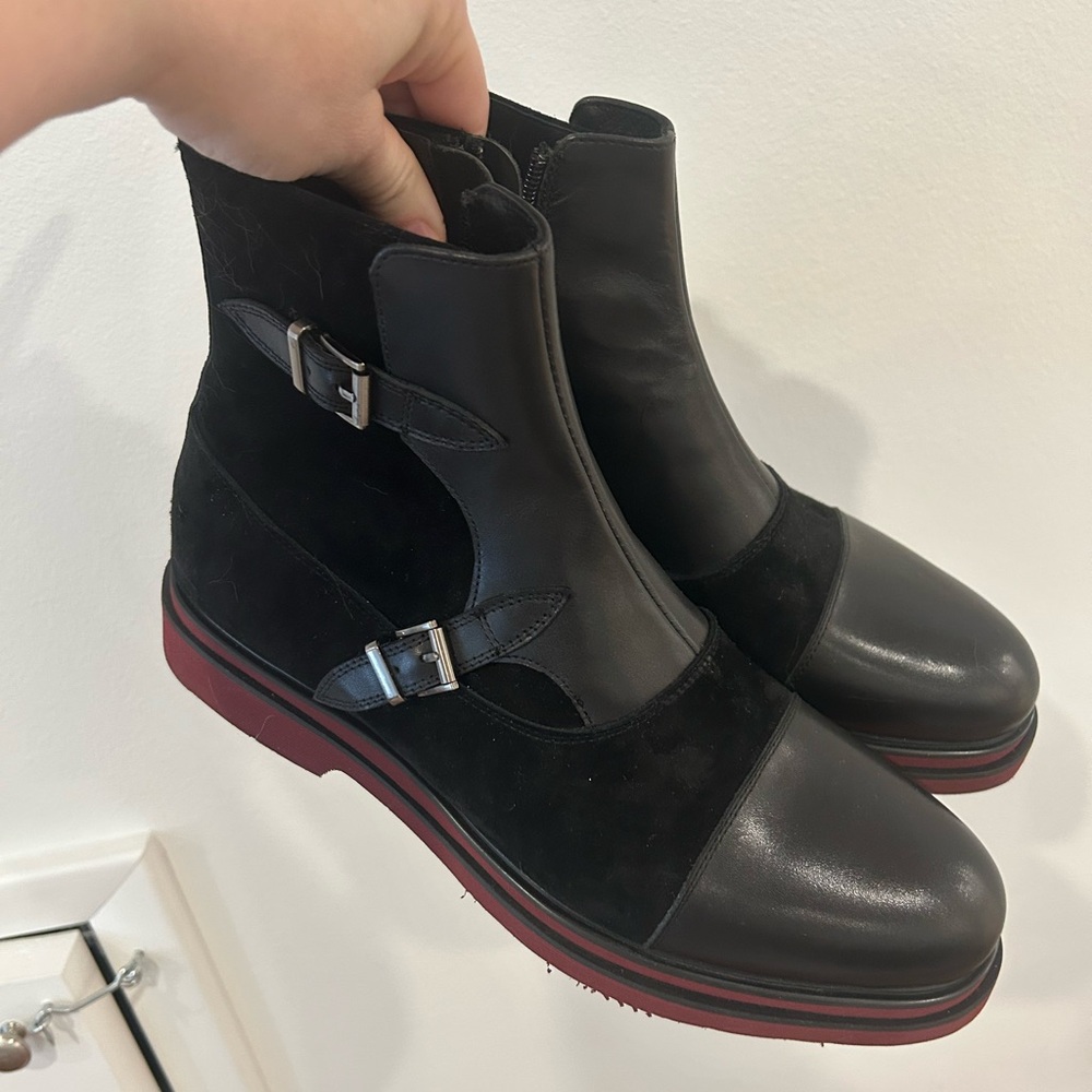 Marc Nolan size 7 Grant leather and suede buckle boots